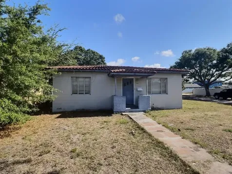 940 30th Avenue N St Petersburg FL 33704