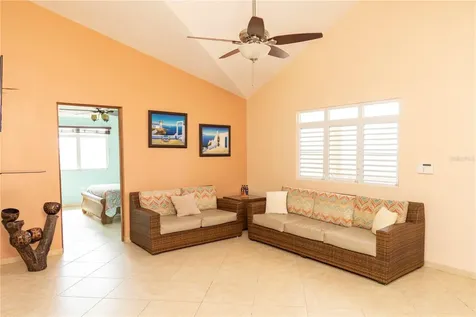 D-7 Carr. 201 Vieques PR 00765