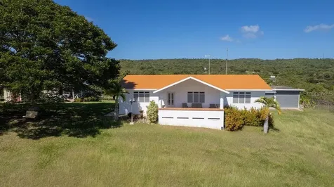 D-7 Carr. 201 Vieques PR 00765