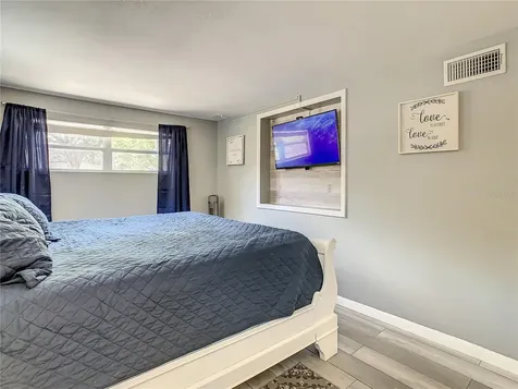 426 1st Avenue NE Largo FL 33770
