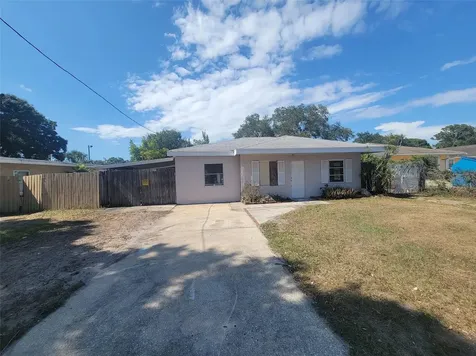 8205 48th Avenue N St Petersburg FL 33709