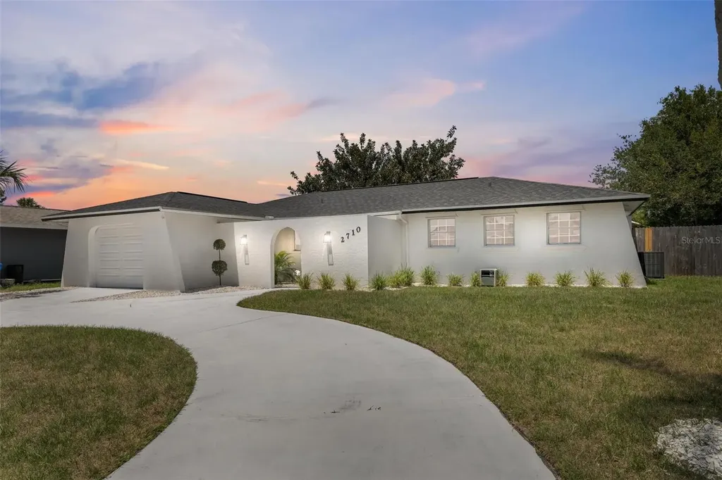 2710 21st Avenue W Bradenton FL 34205