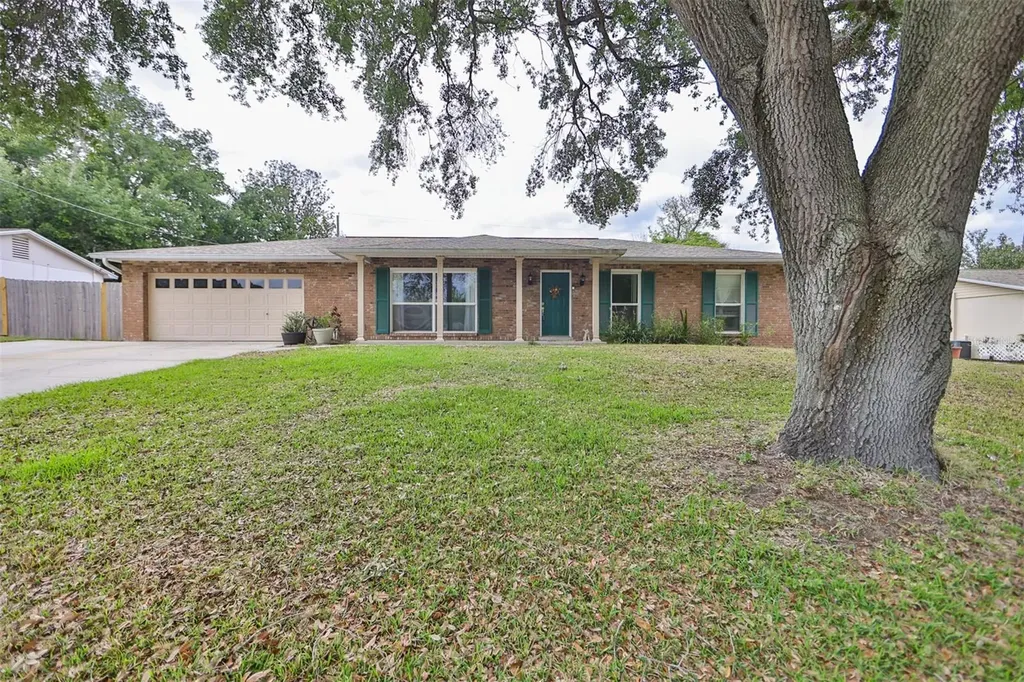 904 Strawberry Lane Brandon FL 33511
