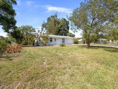 4504 22nd Avenue W Bradenton FL 34209