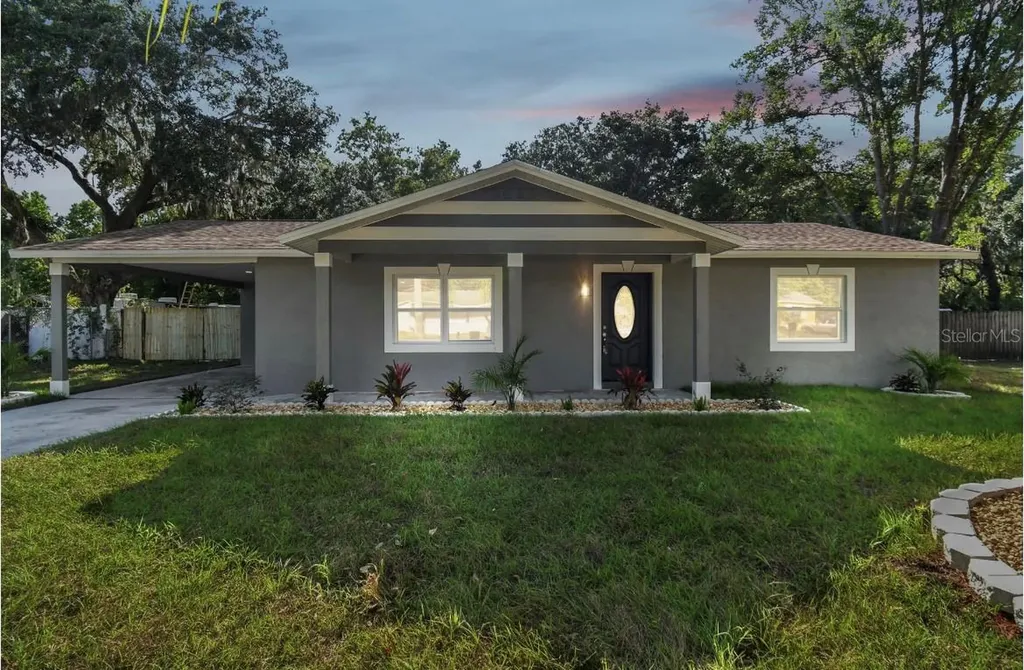 2013 W Willow Drive Plant City FL 33566