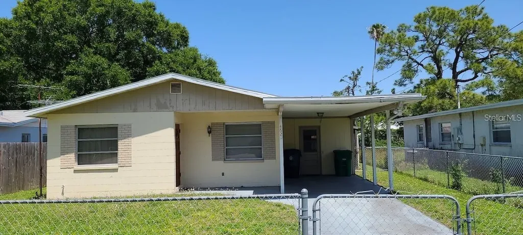 4621 W Paxton Avenue Tampa FL 33611