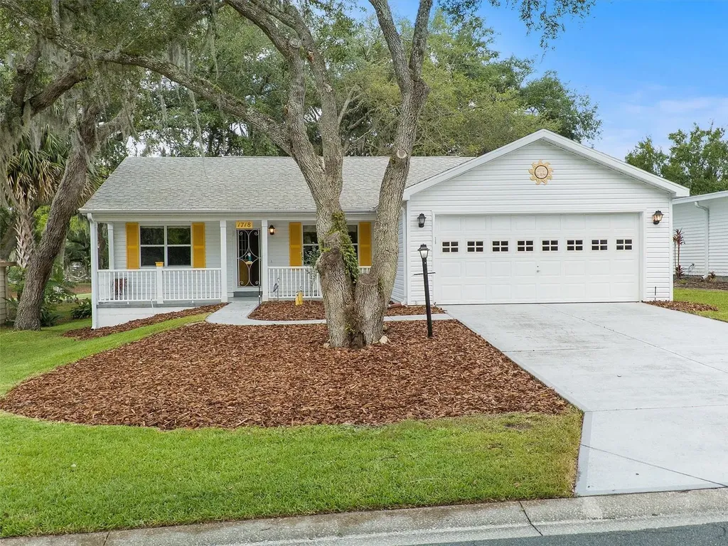 1718 E Schwartz Boulevard Lady Lake FL 32159