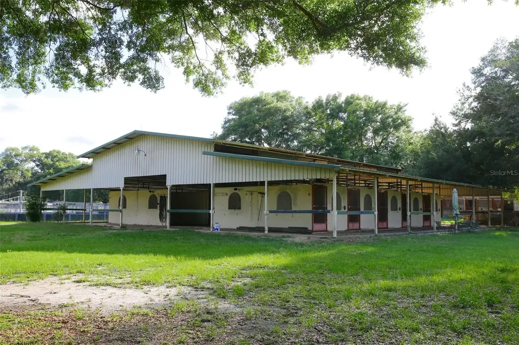 2601 NW 140th Street Citra FL 32113