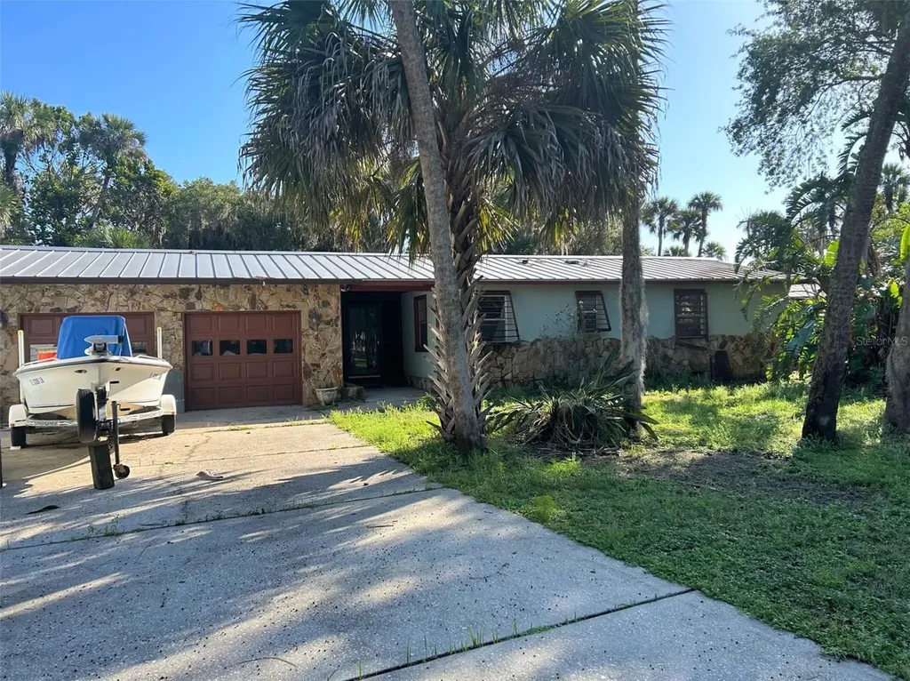 4120 Lake Harney Circle Geneva FL 32732