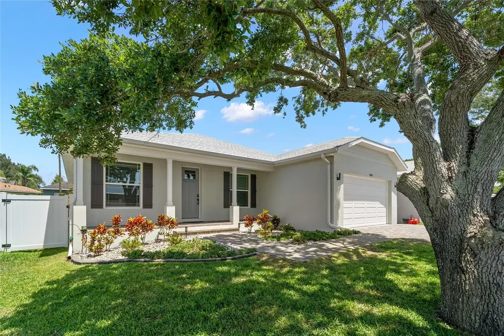 7859 40th Avenue N St Petersburg FL 33709