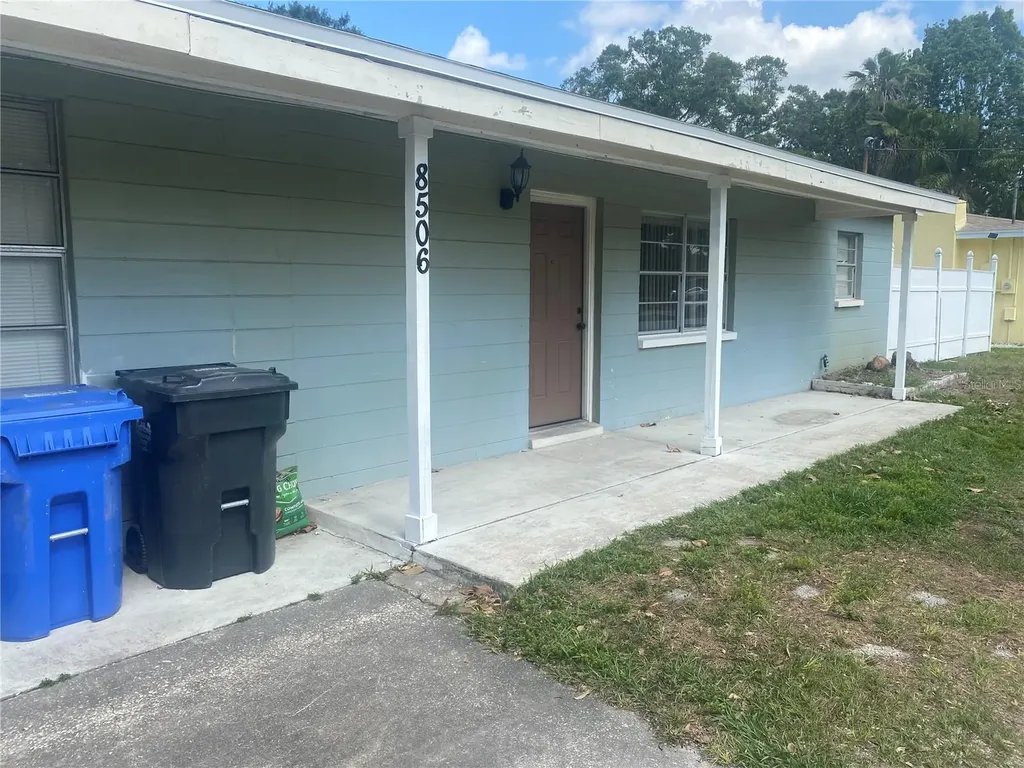 8506 Twin Lakes Boulevard Tampa FL 33614