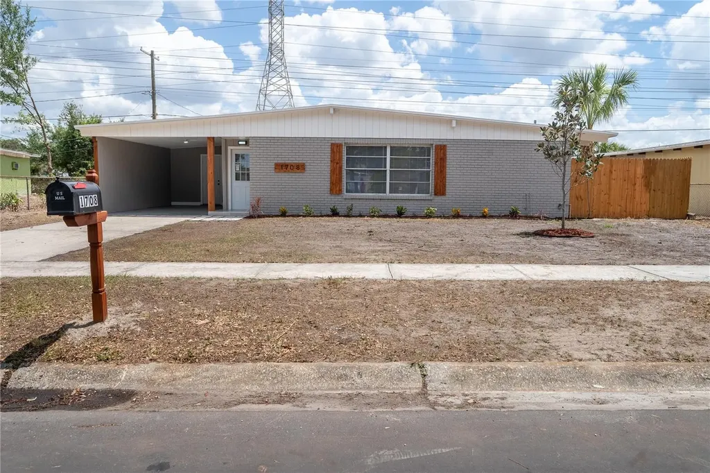 1708 Windsor Way Tampa FL 33619