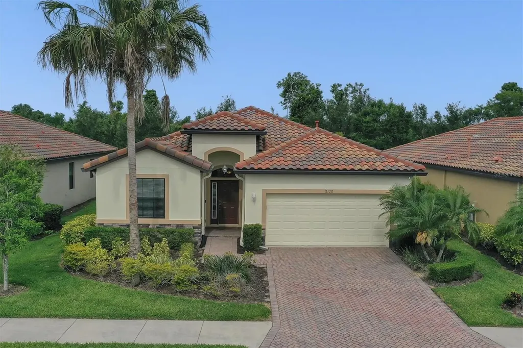 8128 36th Street E Sarasota FL 34243