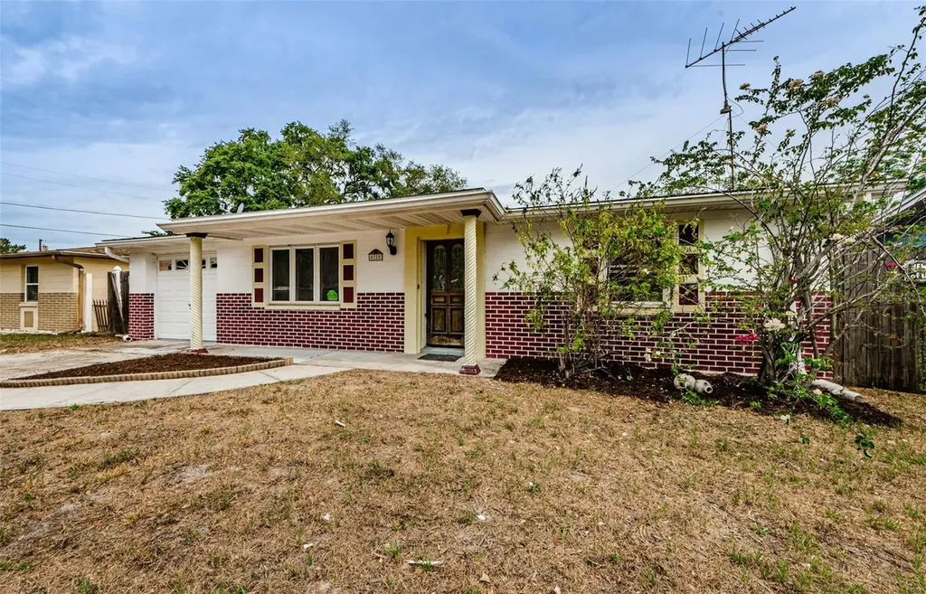 4725 Longwood Avenue Holiday FL 34690