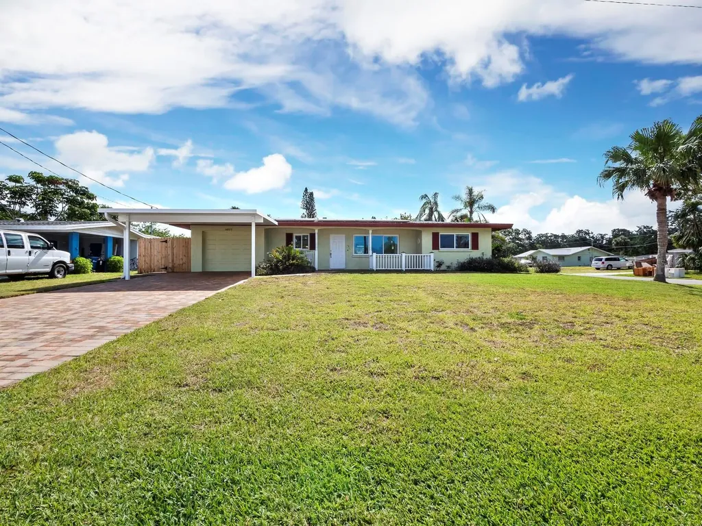 6027 Nutmeg Avenue Sarasota FL 34231