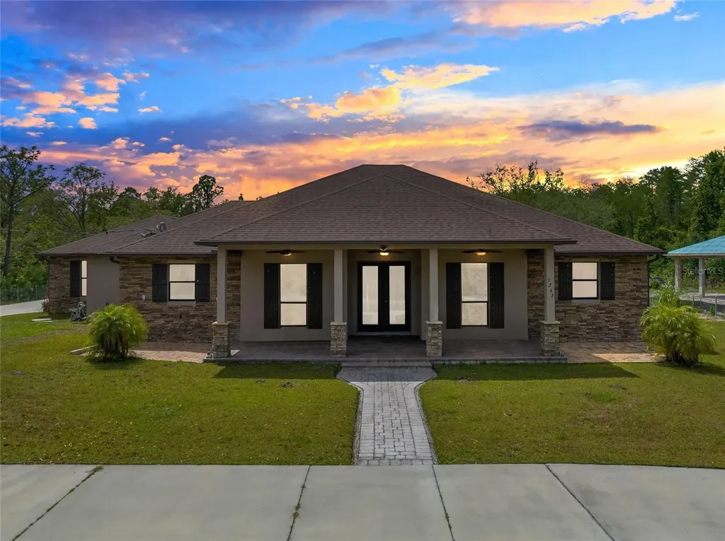 3242 Cavalier Avenue Orlando FL 32833