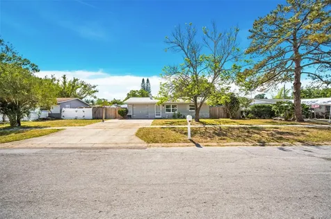 5272 68th Street N St Petersburg FL 33709