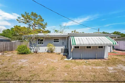 5272 68th Street N St Petersburg FL 33709