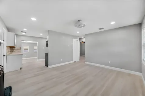 5272 68th Street N St Petersburg FL 33709