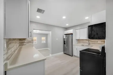5272 68th Street N St Petersburg FL 33709