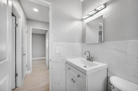 5272 68th Street N St Petersburg FL 33709