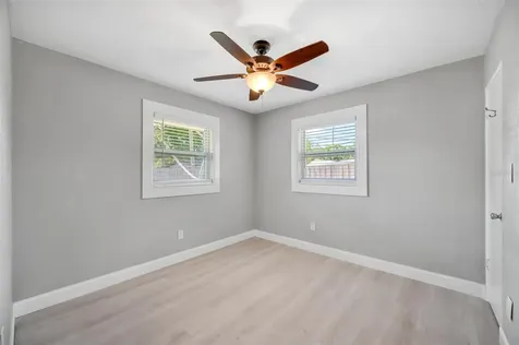 5272 68th Street N St Petersburg FL 33709