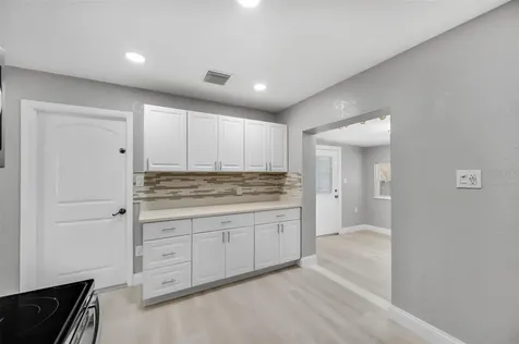 5272 68th Street N St Petersburg FL 33709