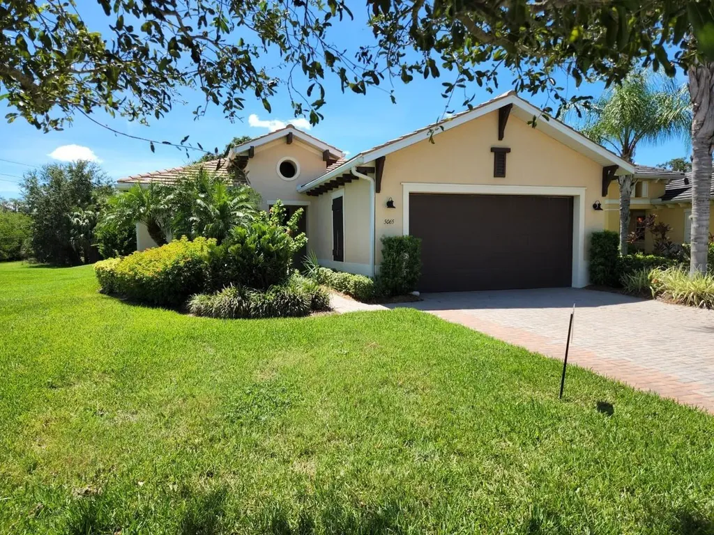 5065 Lake Overlook Avenue Bradenton FL 34208