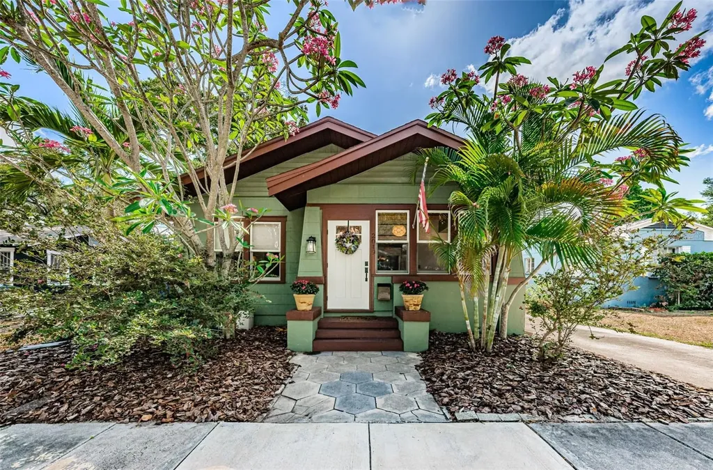2019 10th Street N St Petersburg FL 33704