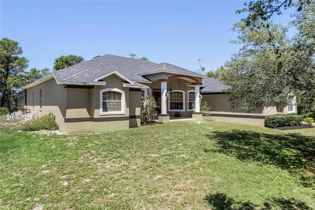 311 Sand Pine Place Geneva FL 32732