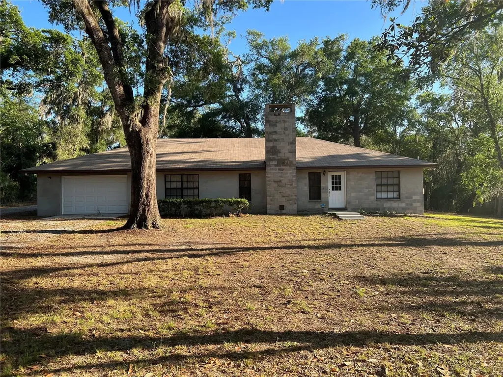 615 Thompson Road Lithia FL 33547