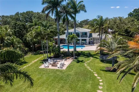 6110 Bahama Shores Drive S St Petersburg FL 33705