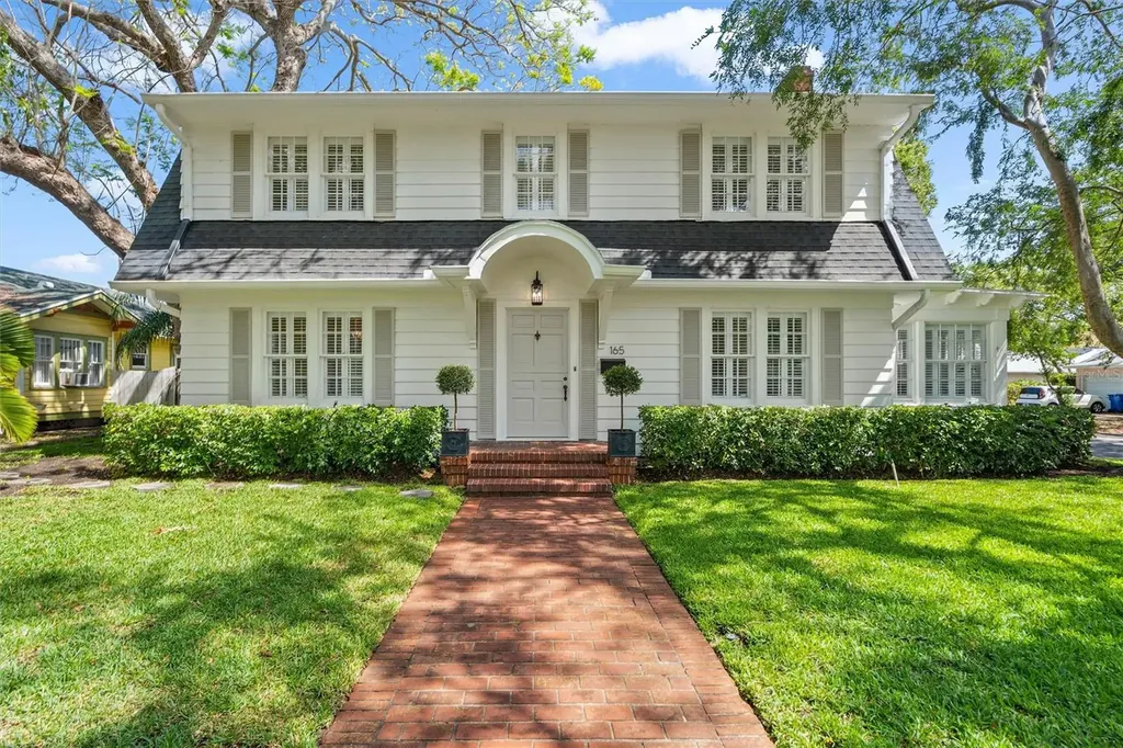165 13th Avenue NE St Petersburg FL 33701