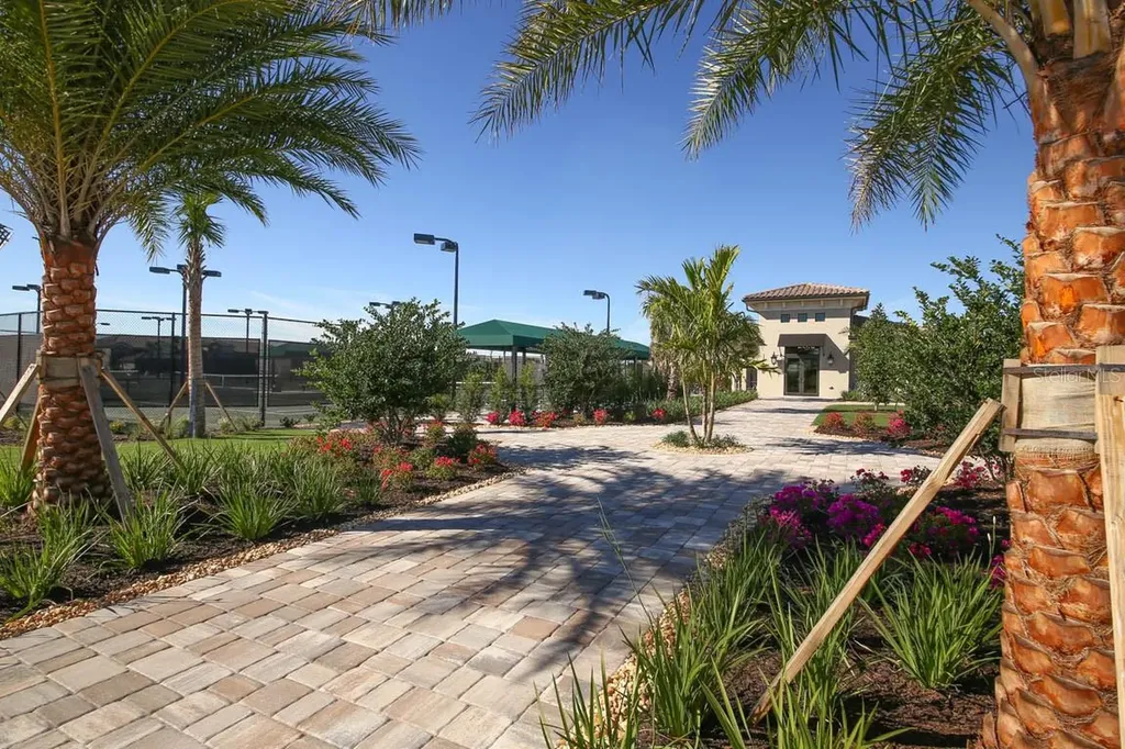5831 Wake Forest Run Bradenton FL 34211
