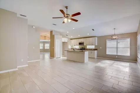 4612 Whispering Wind Avenue Tampa FL 33614