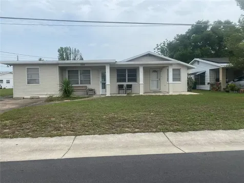 1111 Greenway Avenue Tavares FL 32778