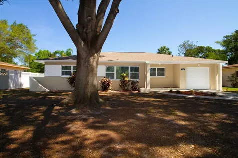 7525 13th Avenue N St Petersburg FL 33710