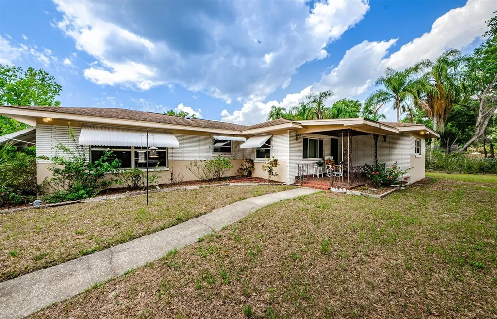 2609 S 70th Street Tampa FL 33619