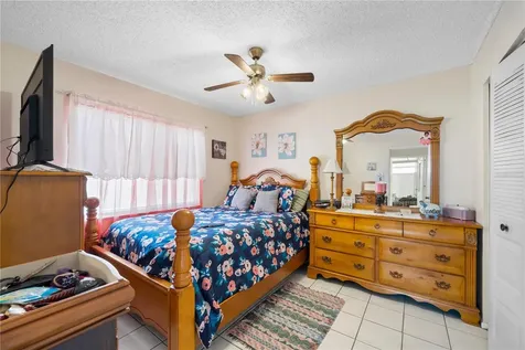 4660 E Eastwind Drive Plant City FL 33566