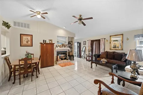 4660 E Eastwind Drive Plant City FL 33566