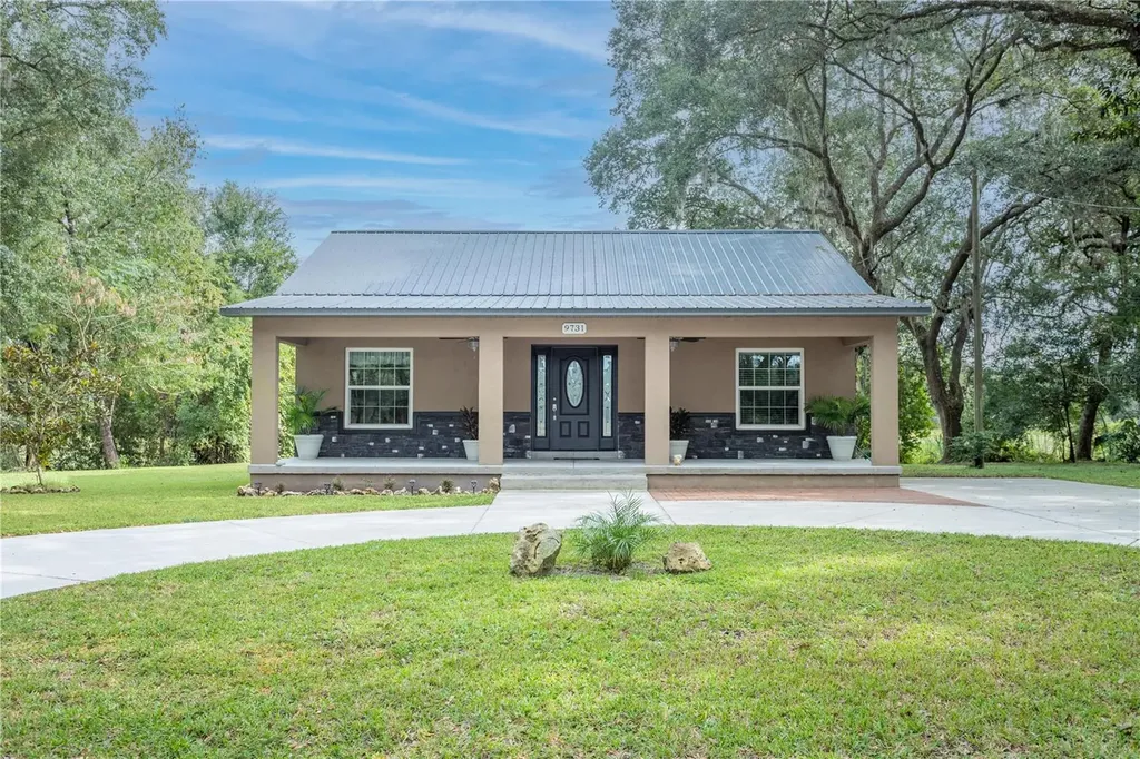 9731 SE 188th Court Ocklawaha FL 32179