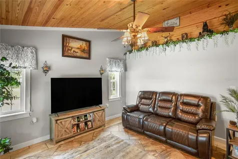 9731 SE 188th Court Ocklawaha FL 32179