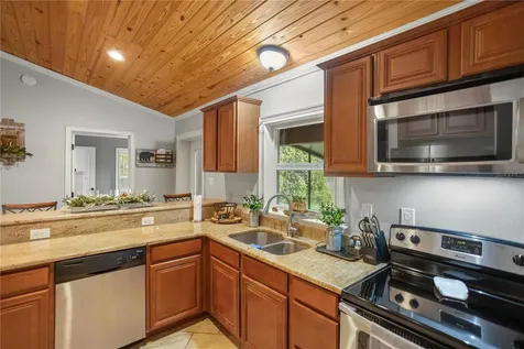 9731 SE 188th Court Ocklawaha FL 32179