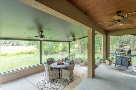 9731 SE 188th Court Ocklawaha FL 32179