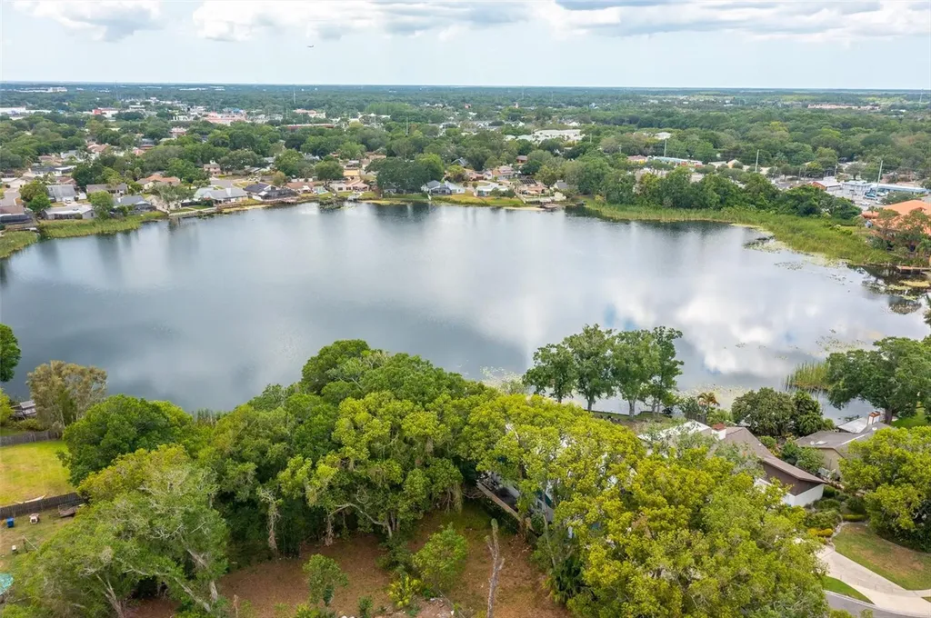 8302 Palma Vista Lane Tampa FL 33614