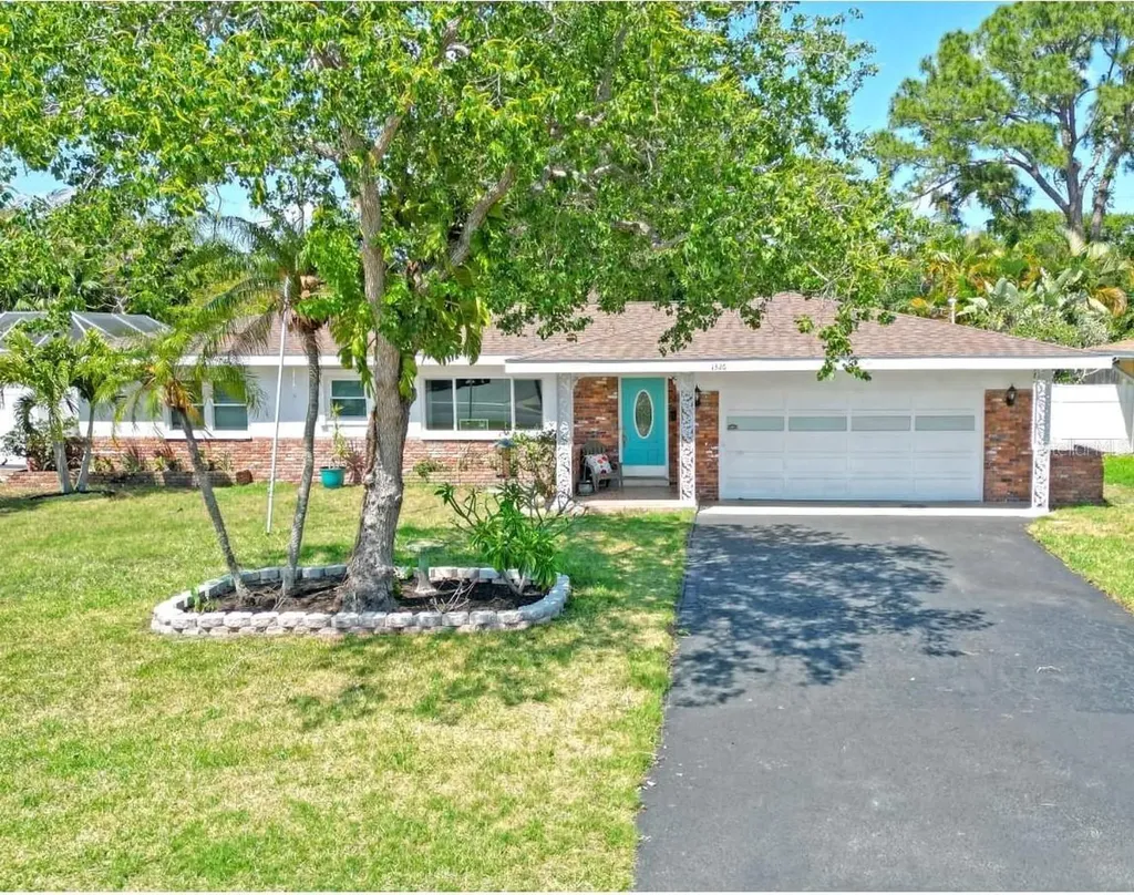 1326 Robin Road S St Petersburg FL 33707