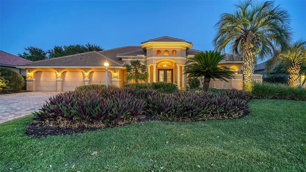8028 Royal Birkdale Circle Lakewood Ranch FL 34202