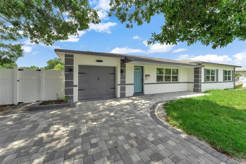 1445 62nd Avenue N St Petersburg FL 33702