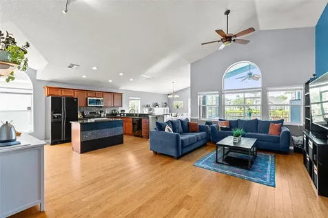 528 Hardwood Circle Orlando FL 32828