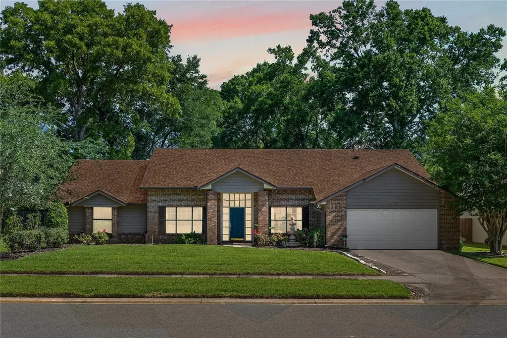 2411 Sweetwater Cc Place Drive Apopka FL 32712